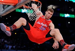 电子竞技app-太热血了！新星SpencerBrown掀起热议NFL常规赛今日凌晨，球迷高呼：‘传奇回来了！’_spencerbradley个人资料