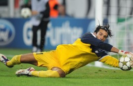 电子竞技app-穆雷回归赛场，连败首场状态亮眼，MAD观众沸腾！