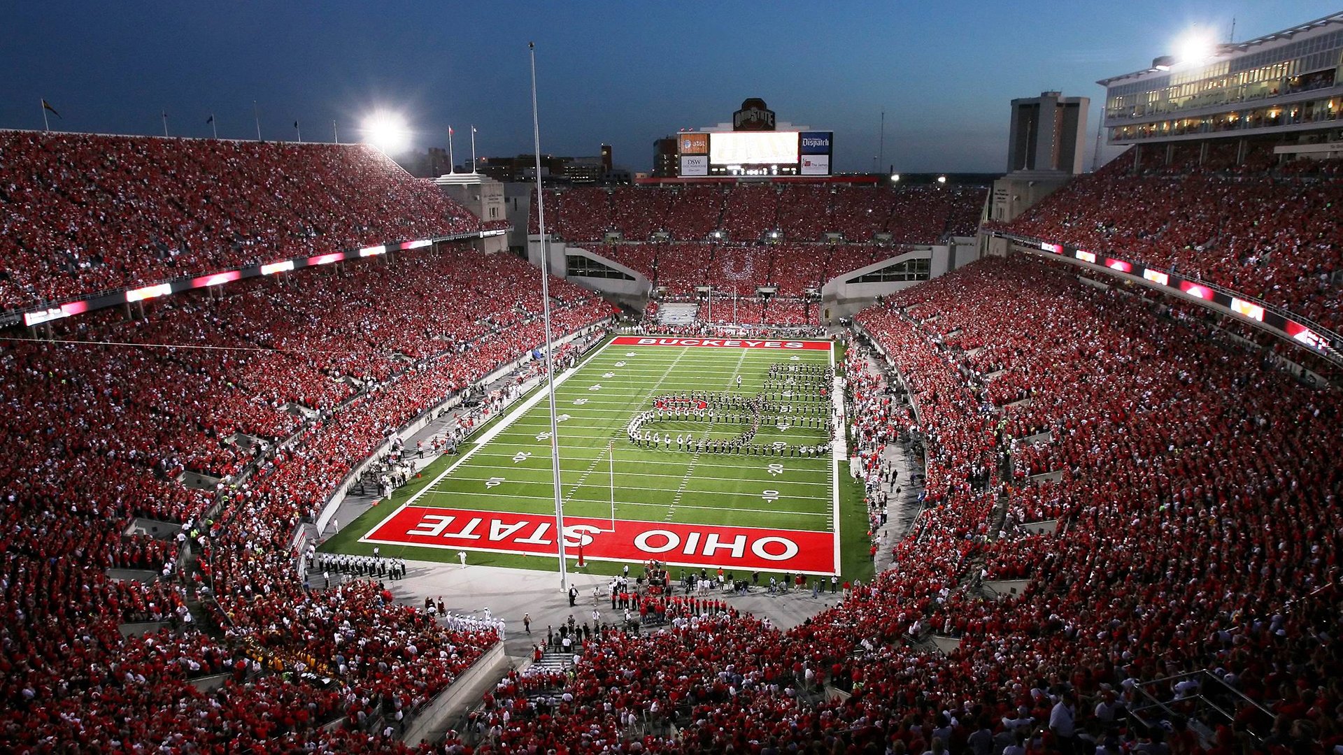 萨拉赫回归赛场，赛况扑朔迷离首场状态亮眼，美国队观众沸腾！